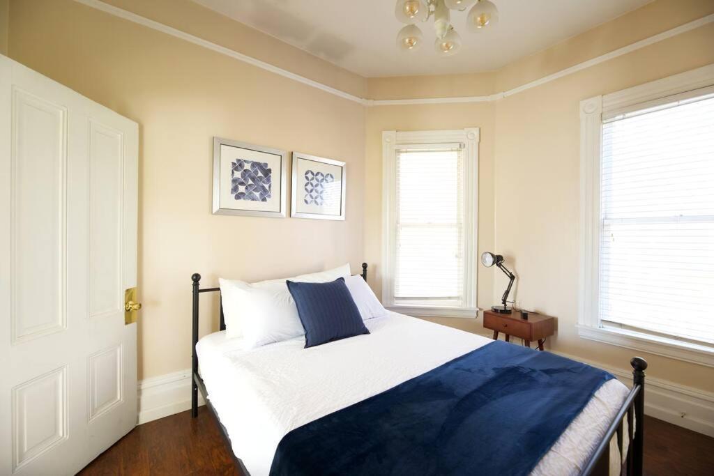 A+ 2 Bedroom Victorian Home Away From Home Sacramento Exterior foto